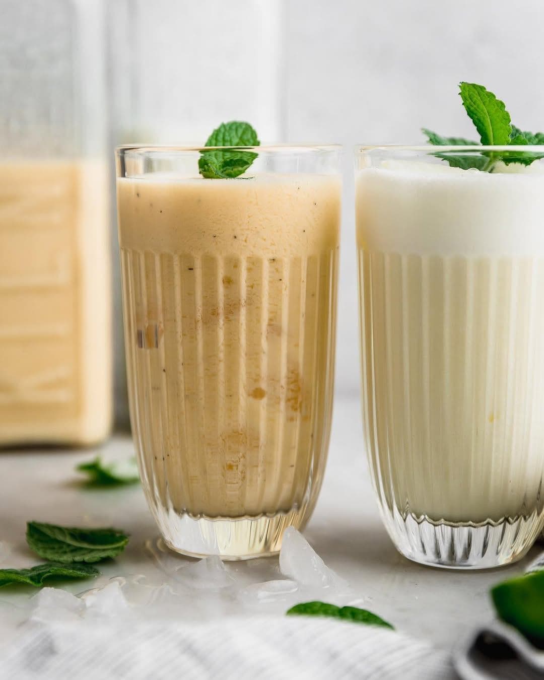 🥤 Jugos Naturales en LecheCada jugo se prepara al momento, resaltando los sabores tropicales y frutales de la fresa, mora, mango, lulo, maracuyá, guanábana y mandarina. La combinación perfecta para disfrutar como bebida refrescante o como un postre ligero.